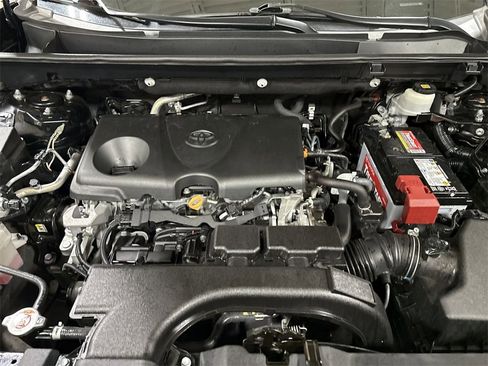 Used 2021 Toyota RAV4 XLE image 24