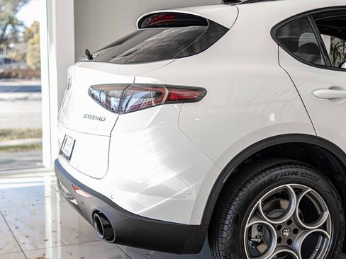 New 2025 Alfa Romeo Stelvio Sprint image 12