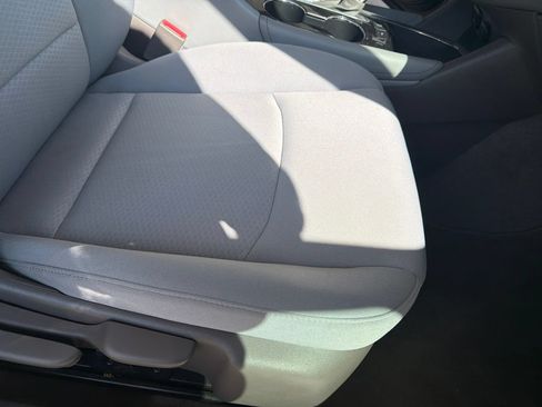 Used 2016 Chevrolet Malibu LT FWD image 22