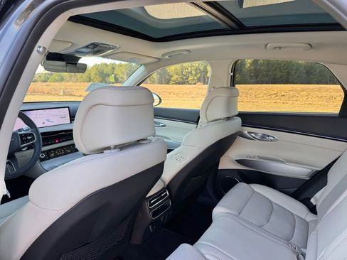 New 2026 Genesis GV70 2.5T Select image 24