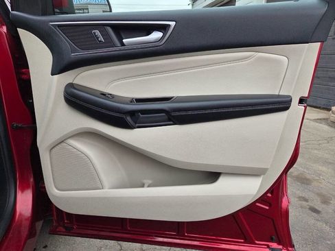 Used 2016 Ford Edge Titanium w/ Technology Package image 31