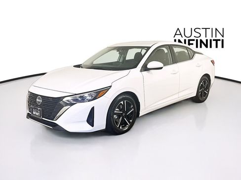 Used 2025 Nissan Sentra SV image 3