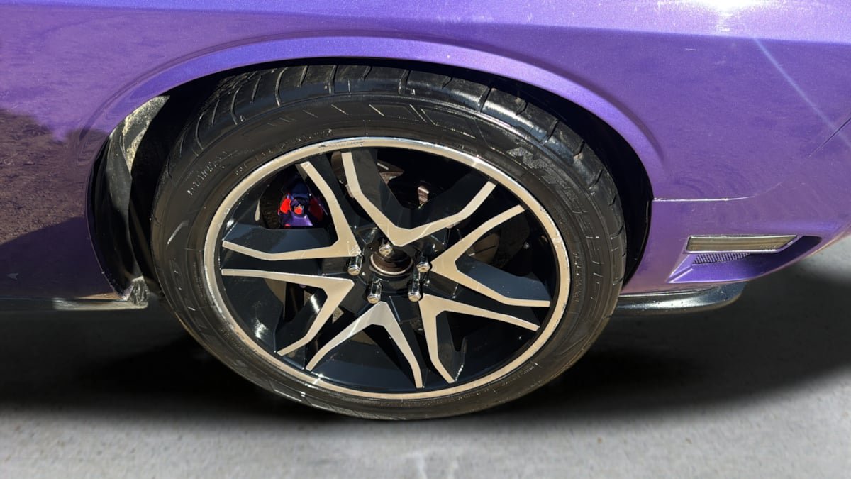 Used 2010 Dodge Challenger SRT8 w/ SRT Option Group II RWD image 19