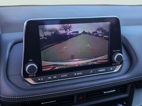 Used 2023 Nissan Rogue SV w/ SV Premium B Package image 20