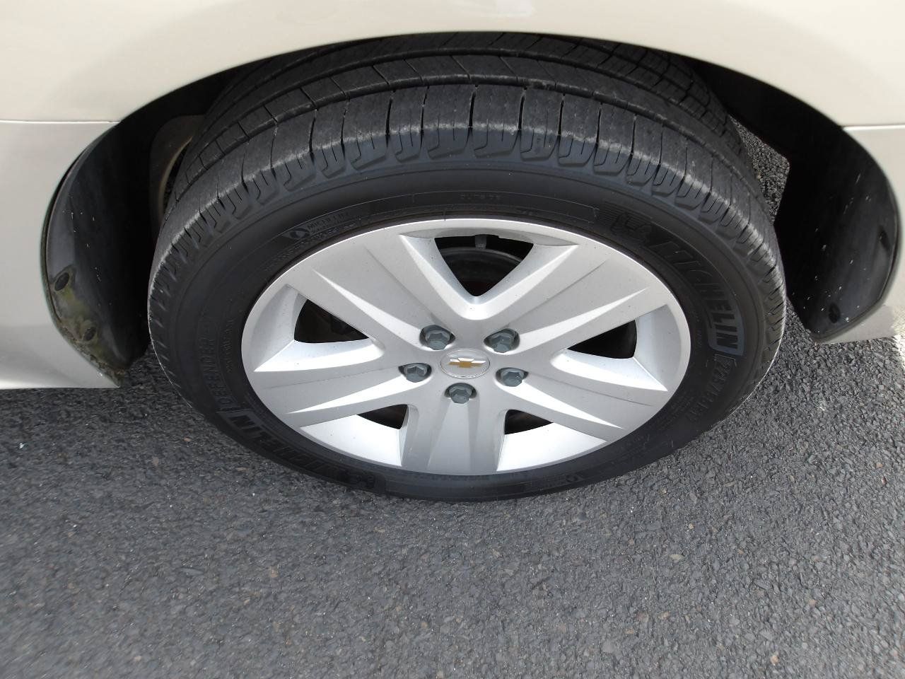Used 2010 Chevrolet Impala LS FWD image 20