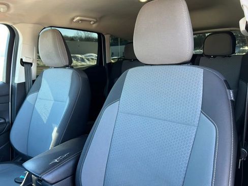 Used 2019 Ford Escape SE image 11