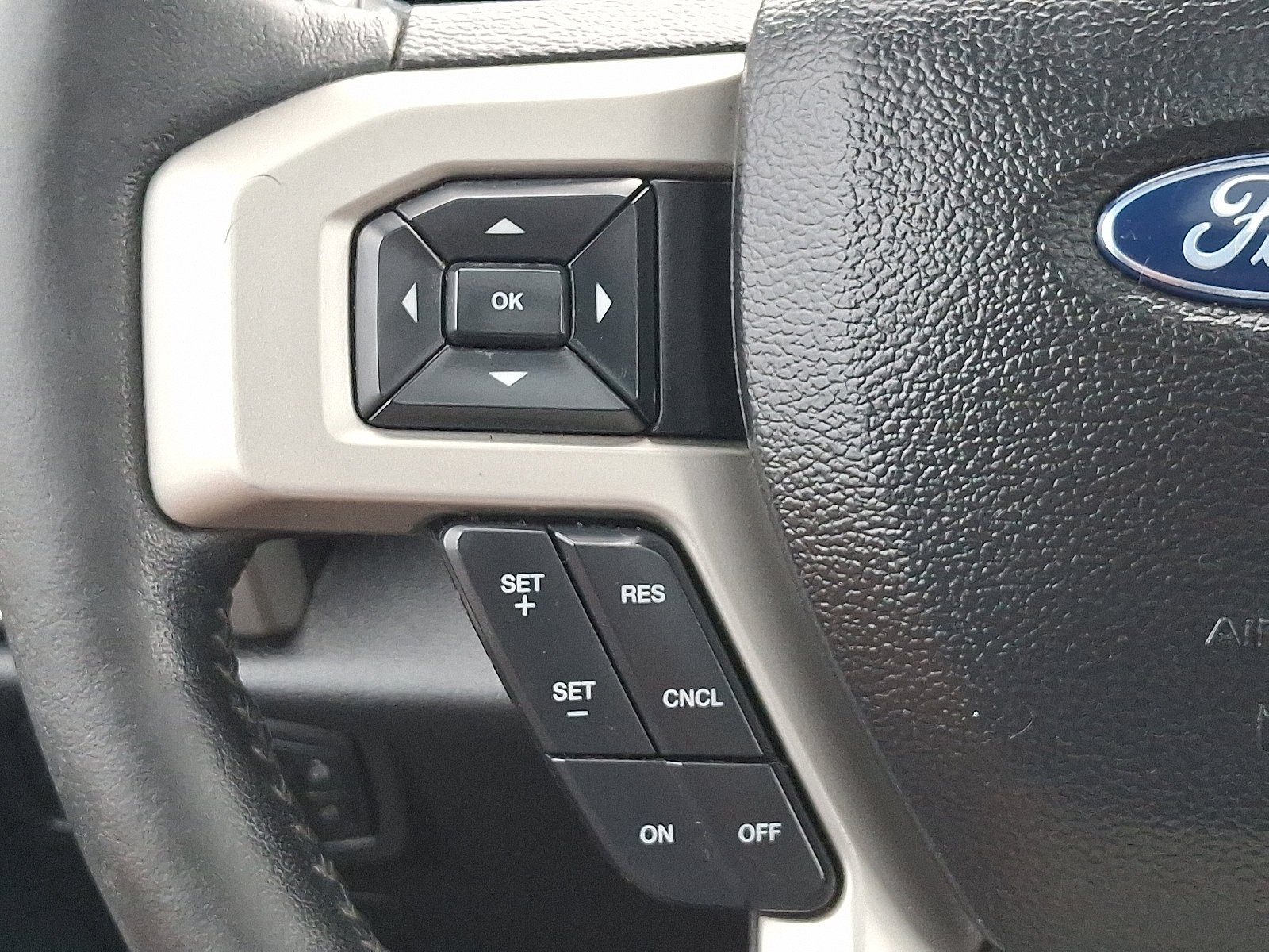 Used 2018 Ford F150 Lariat w/ Equipment Group 502A Luxury AWD/4WD image 22