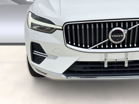 Certified 2023 Volvo XC60 B5 Ultimate w/ Climate Package image 28