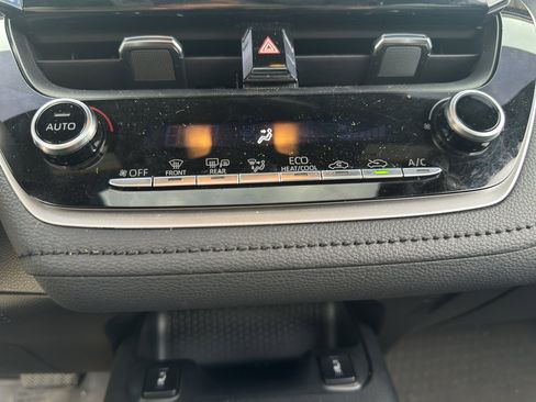 Used 2022 Toyota Corolla XSE image 19