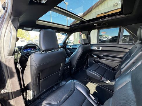 Used 2022 Ford Explorer ST w/ ST Street Pack AWD/4WD image 39
