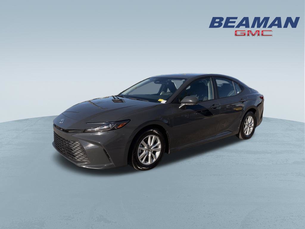 Used 2025 Toyota Camry LE FWD image 3