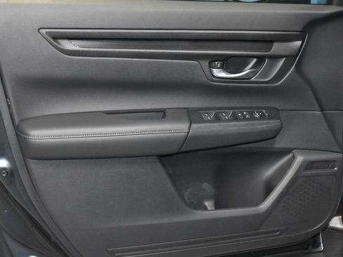 Used 2023 Honda CR-V LX image 4