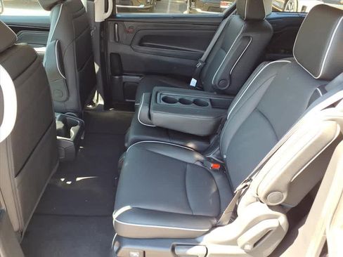 New 2026 Honda Odyssey Touring image 9