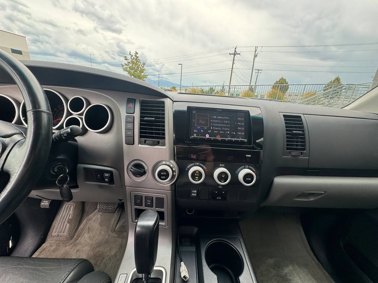 Used 2010 Toyota Sequoia SR5 AWD/4WD image 10