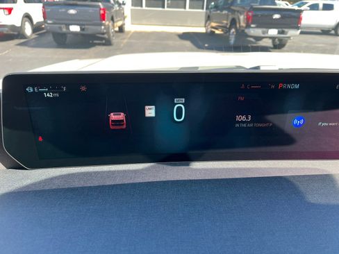 New 2025 Ford Expedition Active image 9