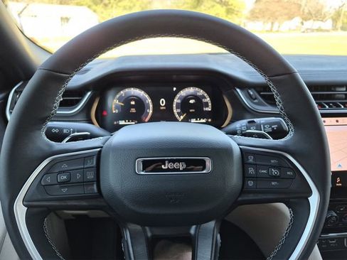 New 2025 Jeep Grand Cherokee Limited image 21