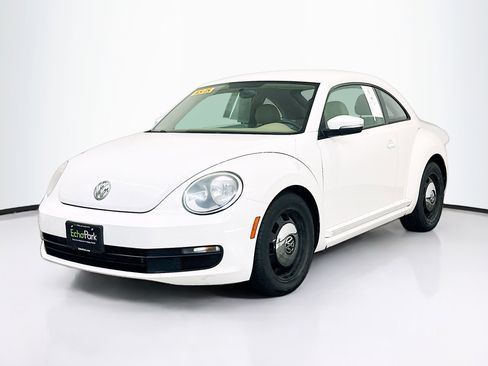 Used 2013 Volkswagen Beetle 2.5 image 3