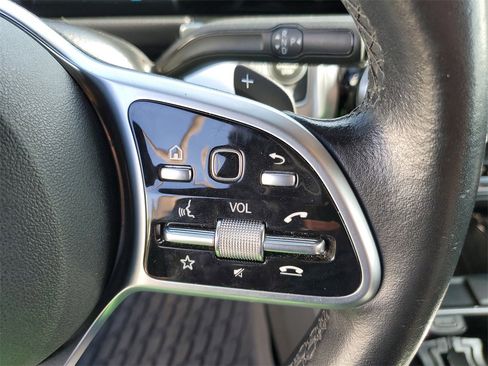 Used 2021 Mercedes-Benz GLB 250 4MATIC image 26