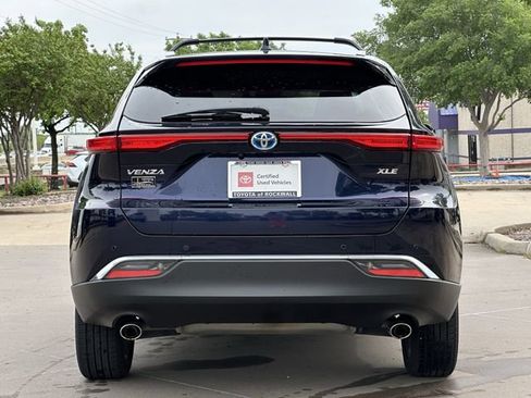 Used 2024 Toyota Venza XLE AWD/4WD image 4