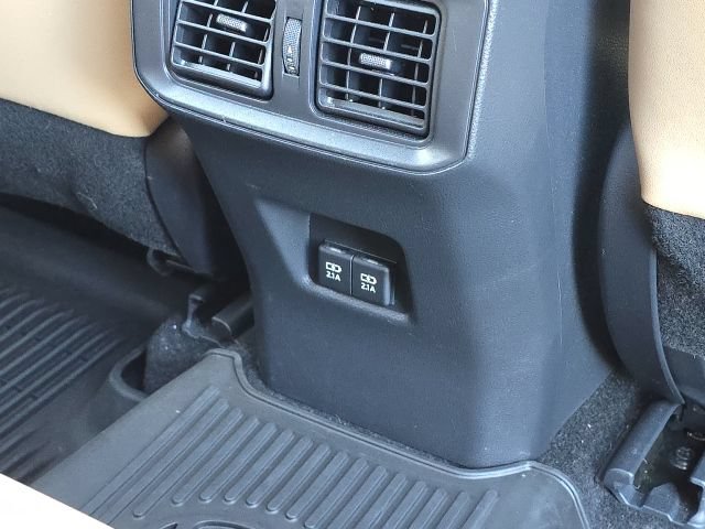Used 2019 Toyota RAV4 XLE Premium FWD image 19