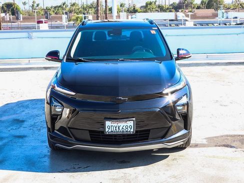 Used 2023 Chevrolet Bolt EUV Premier w/ Sun & Sound Package FWD image 3