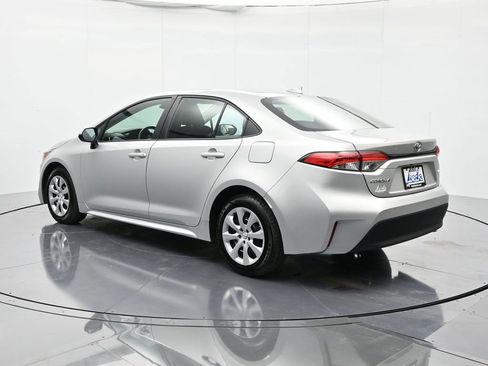 Used 2023 Toyota Corolla LE image 7