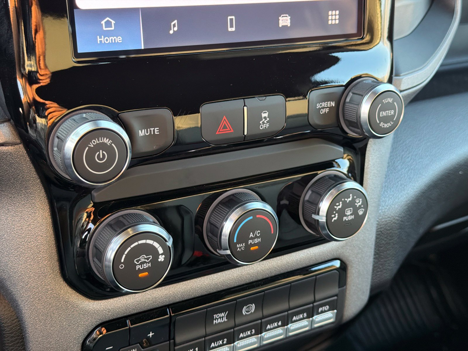 New 2027 RAM 5500 Tradesman AWD/4WD image 18