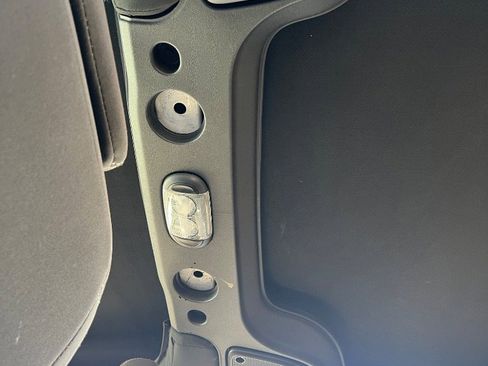 Used 2017 Jeep Wrangler Unlimited Sahara w/ Connectivity Group image 33