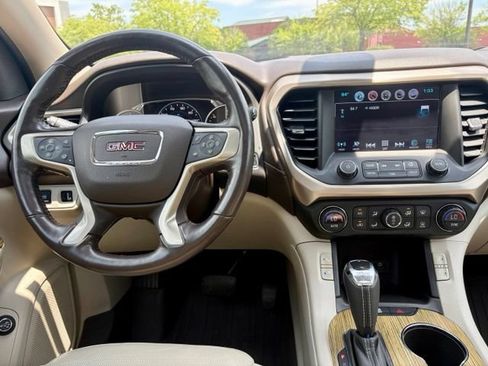 Used 2018 GMC Acadia Denali w/ Technology Package FWD image 19