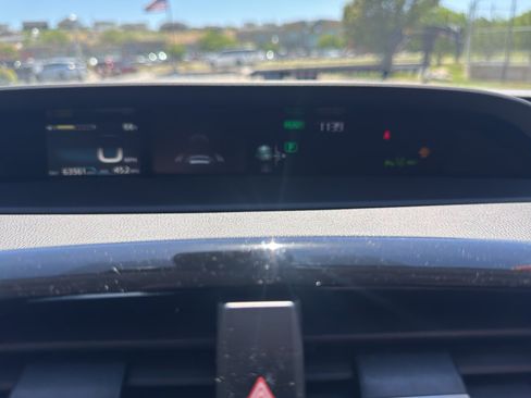 Used 2019 Toyota Prius LE FWD image 13