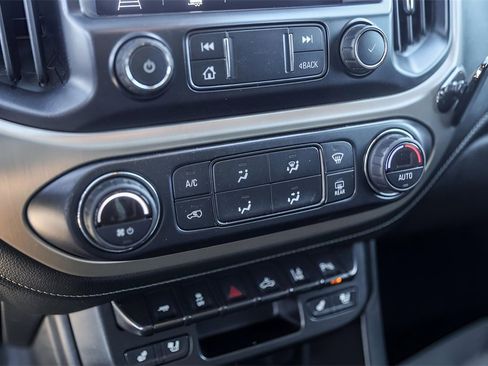 Used 2020 GMC Canyon Denali image 21