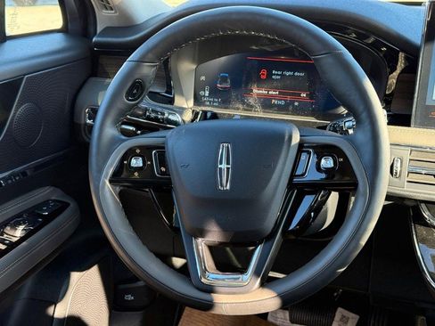 New 2026 Lincoln Corsair Reserve w/ Jet Appearance Package image 8