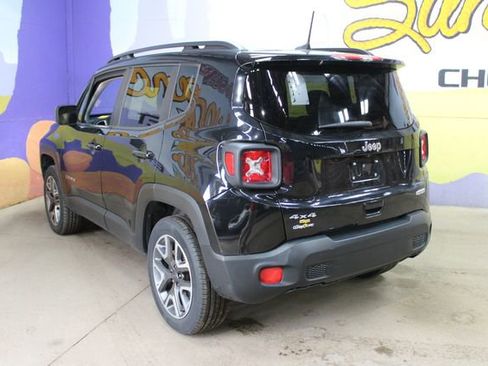 Used 2018 Jeep Renegade Latitude w/ Cold Weather Group AWD/4WD image 5