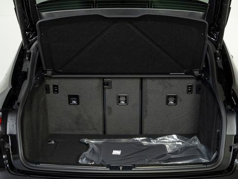 New 2026 Porsche Macan image 31