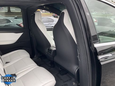 Used 2018 Tesla Model X 75D image 48