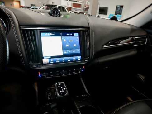 Used 2022 Maserati Levante Modena image 33