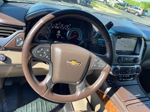 Used 2020 Chevrolet Suburban Premier AWD/4WD image 26
