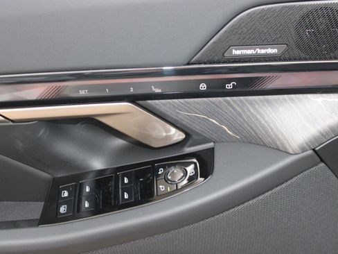 New 2026 BMW 530i xDrive w/ Executive Package image 12