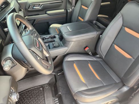 Used 2025 GMC Sierra 2500 AT4 AWD/4WD image 14