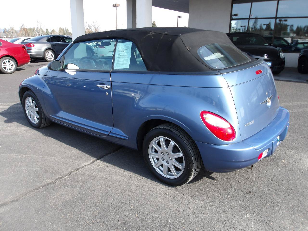 Used 2007 Chrysler PT Cruiser Convertible w/ Spring Special Group FWD image 3