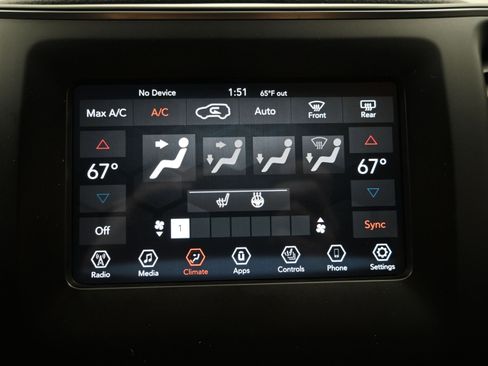 Used 2020 Jeep Cherokee Latitude Plus FWD image 15