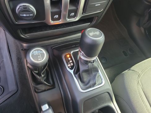 Used 2022 Jeep Wrangler Sport AWD/4WD image 21