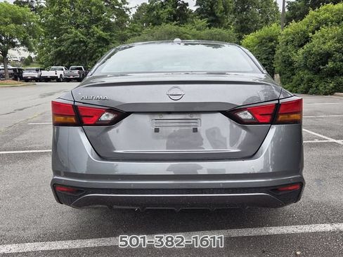 Used 2025 Nissan Altima 2.5 SV FWD image 4