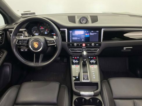 Used 2022 Porsche Macan image 26