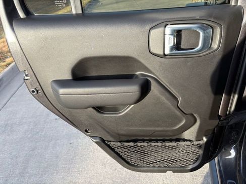 Used 2024 Jeep Wrangler Unlimited Rubicon image 28