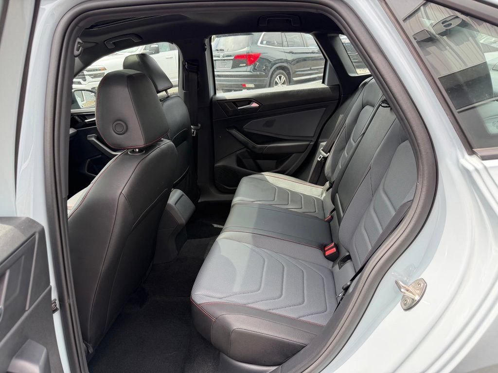 Used 2025 Volkswagen Jetta GLI Autobahn FWD image 12