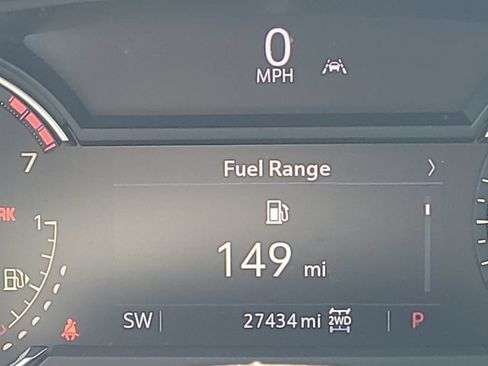 Used 2023 Cadillac XT4 Luxury w/ Cold Weather Package AWD/4WD image 17
