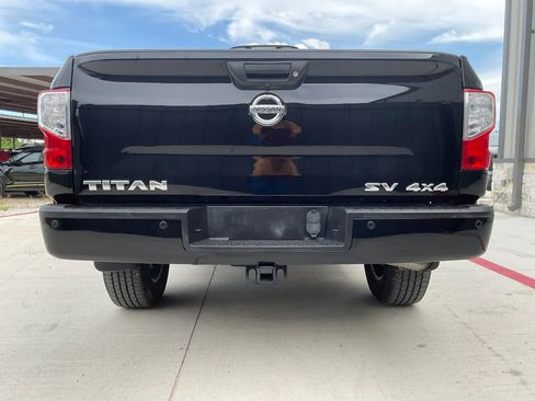 Used 2021 Nissan Titan SV w/ SV Convenience Package AWD/4WD image 9