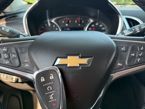 Used 2024 Chevrolet Equinox LT AWD/4WD image 43