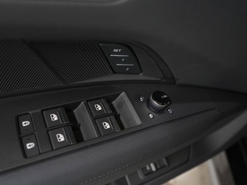 Used 2023 Audi e-tron GT Premium Plus image 22